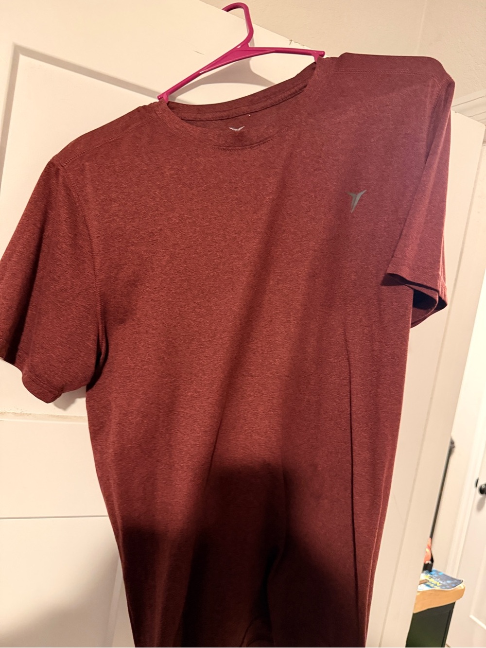 Old Navy Men's Heathered Maroon Short Sleeve Crew Tee